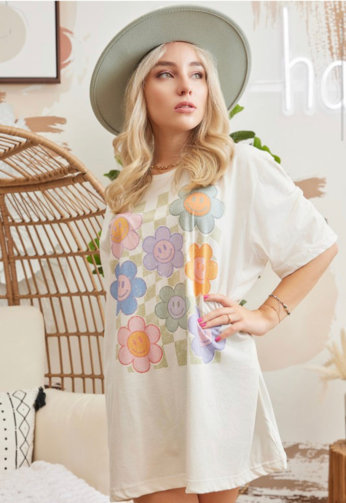 Checkered Happy Face Flowers Retro Oversized T Shirt